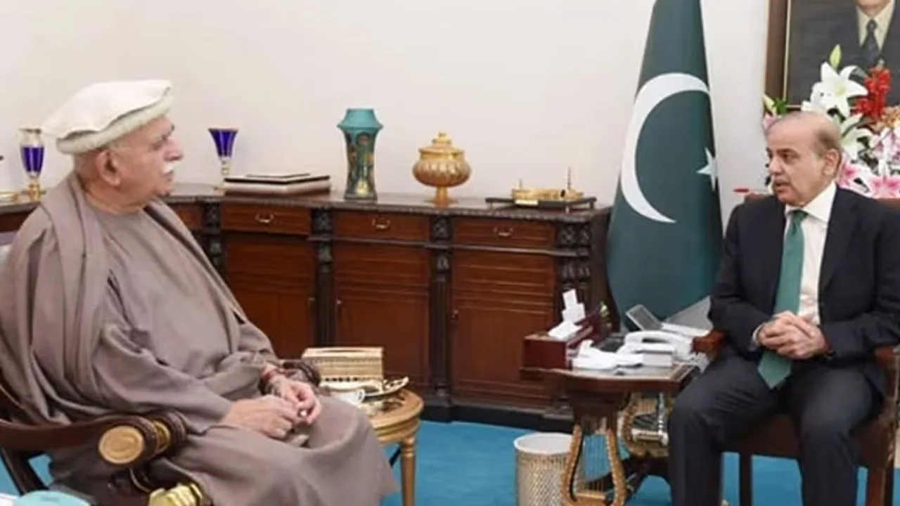 Government Renews Invitation to Opposition Leader Achakzai for Consultations on ECP Appointments