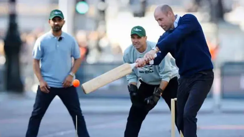 Prince William Plays Cricket on The Mall With Legends