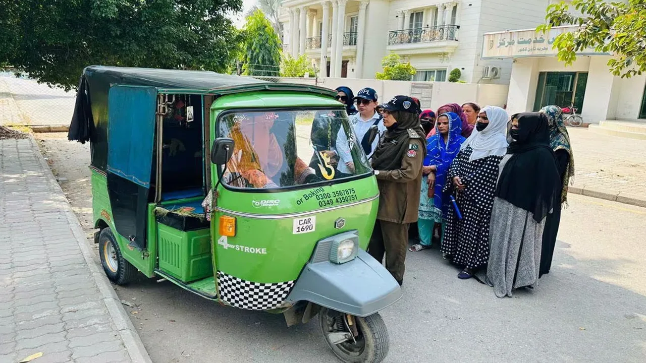 34 Women Trained to Drive Rickshaws in Lahore