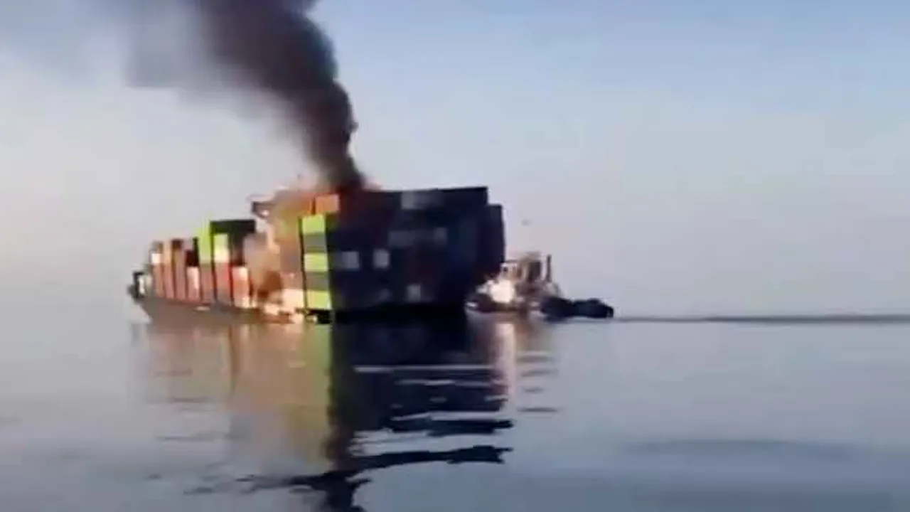 Cargo Ship Sinks in Strait of Hormuz; All 21 Crew Rescued