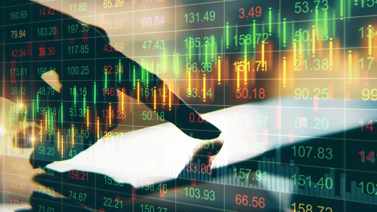 KSE-100 Gains 768 Points to Close at 166,186
