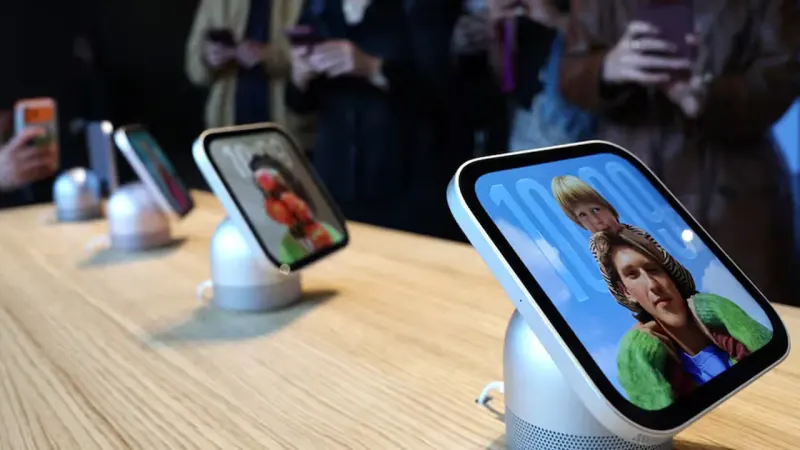 Apple Unveils HomeView Smart Display Starting at $299
