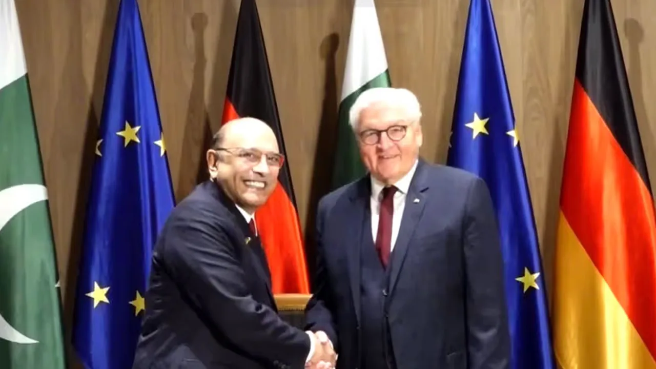 Zardari, Steinmeier Discuss Trade, Defence in Berlin
