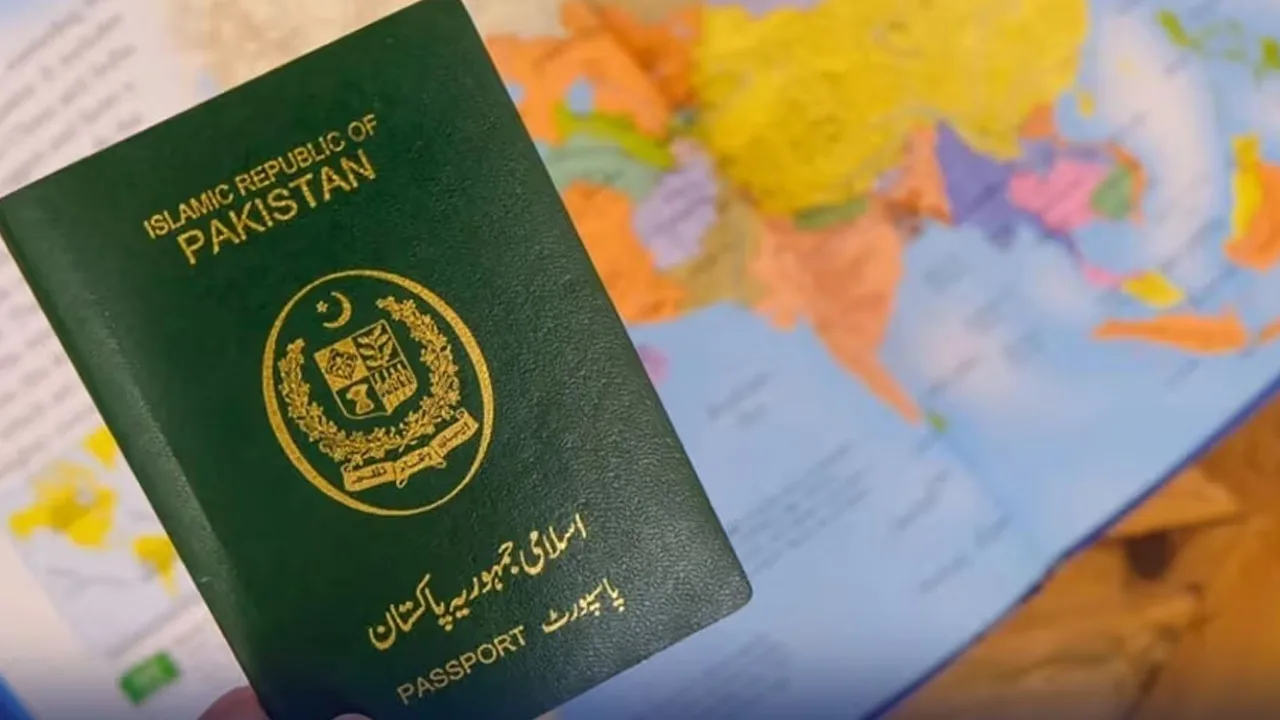 Pakistan Considers Action Against Officers Who Conceal Dual Citizenship