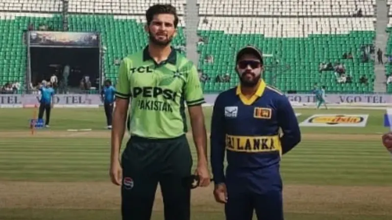 Pakistan Opt to Bowl Against Sri Lanka in Tri-Series Final
