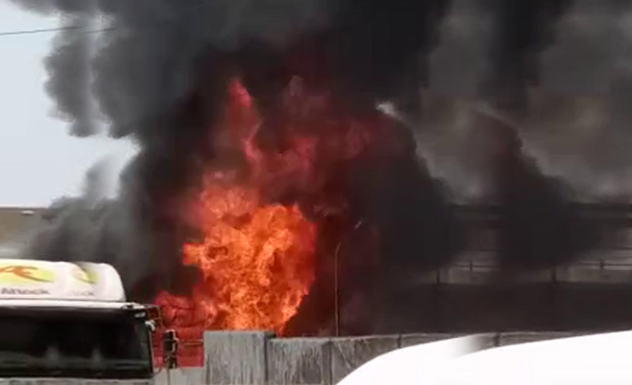 Fire at Shell Oil Depot Keamari Terminal