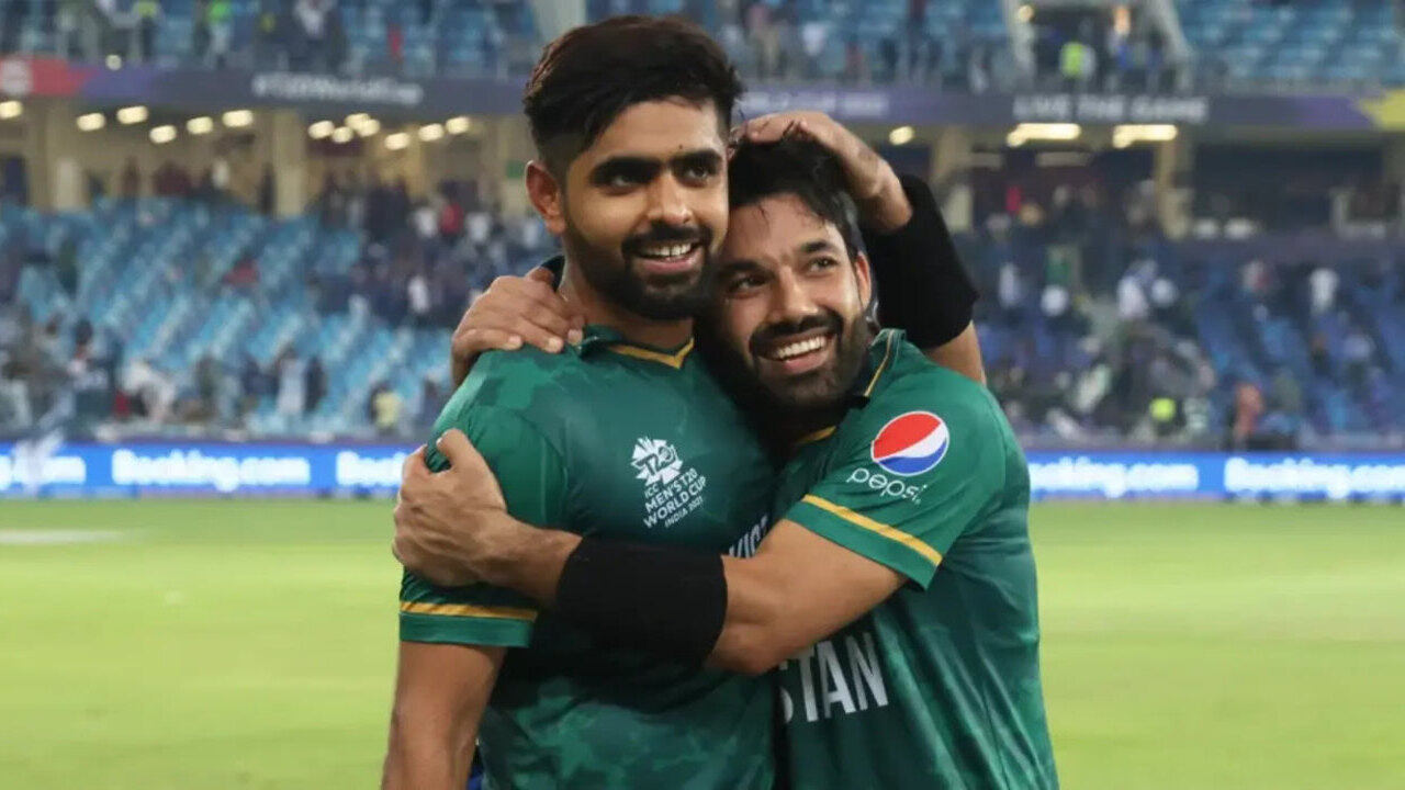 First Pakistani Duo to Complete 1000 T20 Partnership
