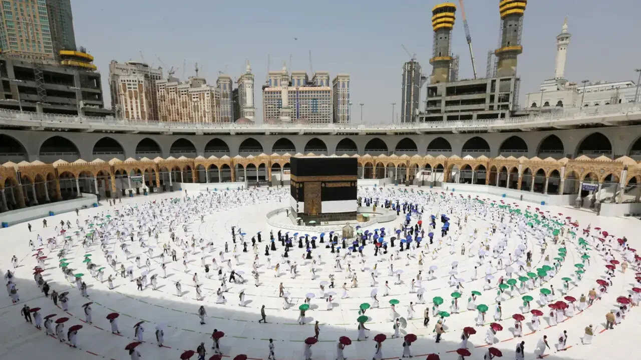 Saudi Arabia sets 18+ age limit for Umrah pilgrims