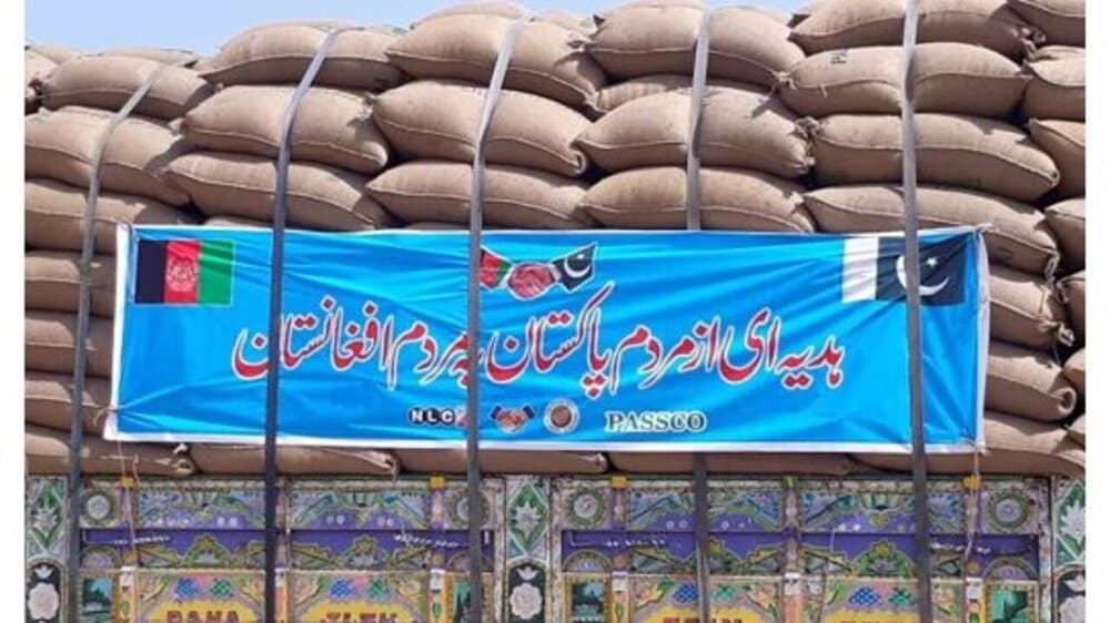 Pakistan hands over first consignment of 1800 MT wheat to Afghanistan at Torkham