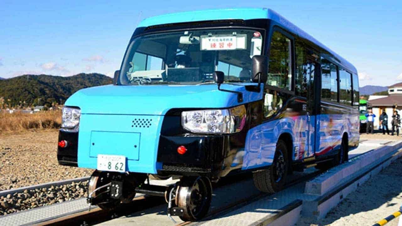 Bus Or Train? World’s First ‘Dual-Mode Vehicle’ To Begin Operating
