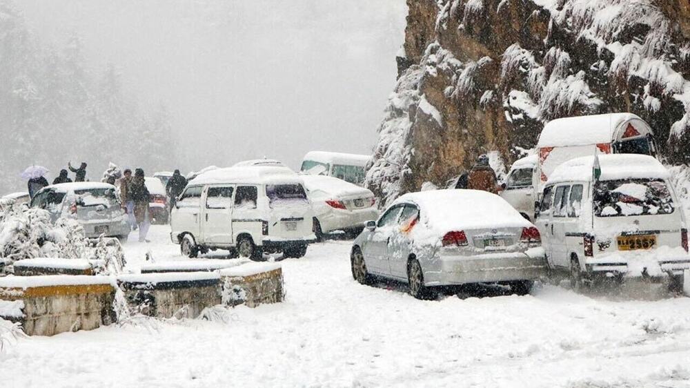 CM Punjab announced to impose emergency in Murree due to heavy snowfall