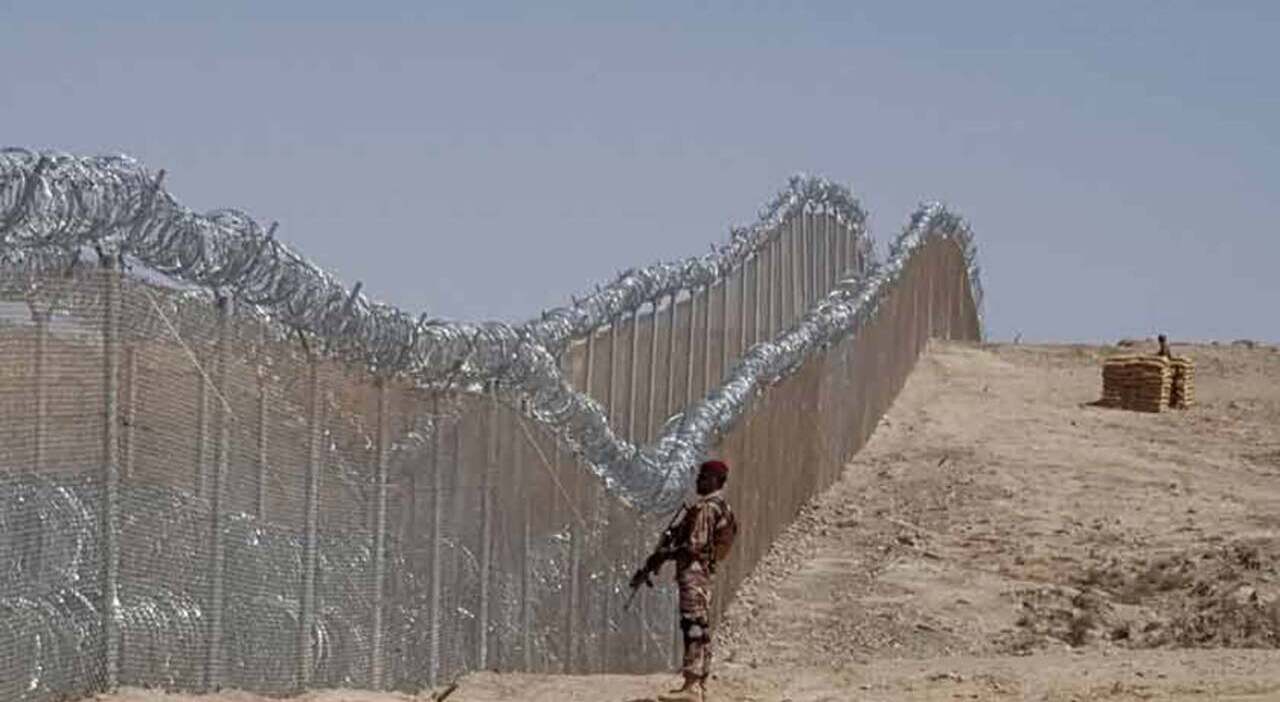 2680kms fencing along Pak-Afghan border completed