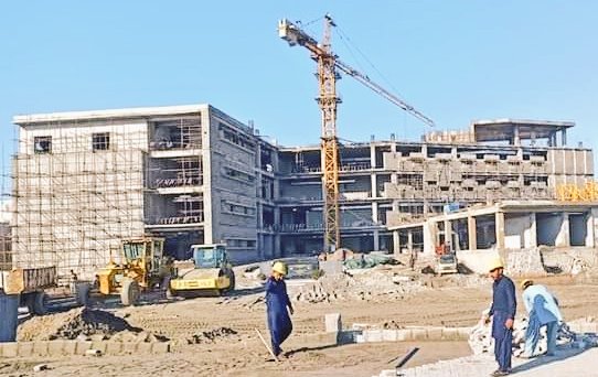 A new Institute of Cardiology consisting of 600 beds for patients is under construction in the city of Dera Ghazi Khan.