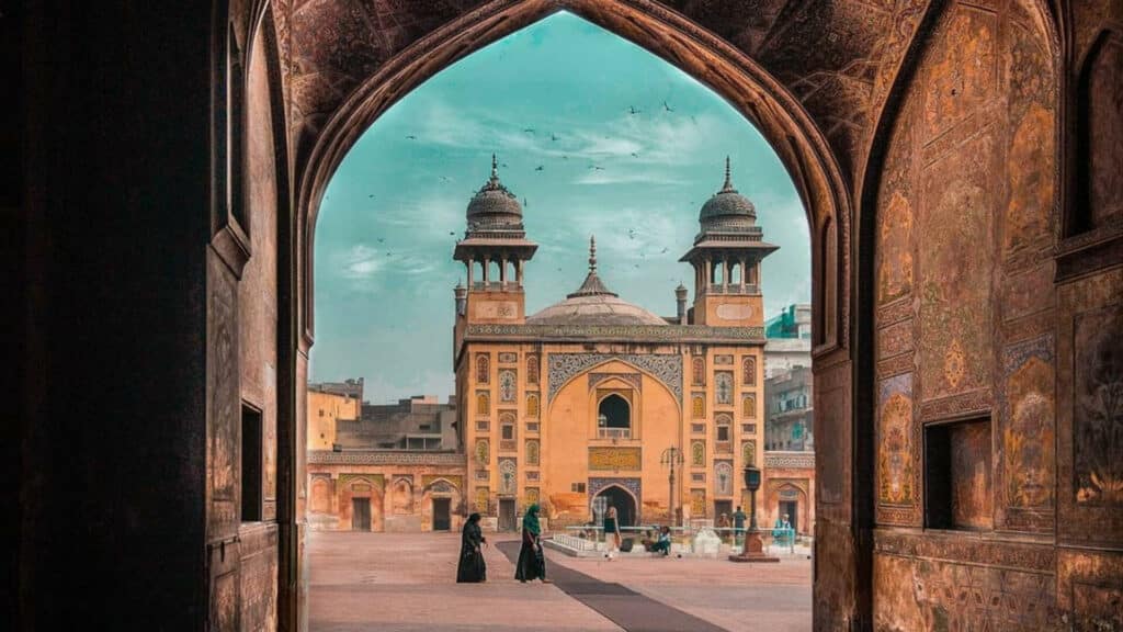 Masjid, Lahore, Top 10 Must Visit Places in Pakistan