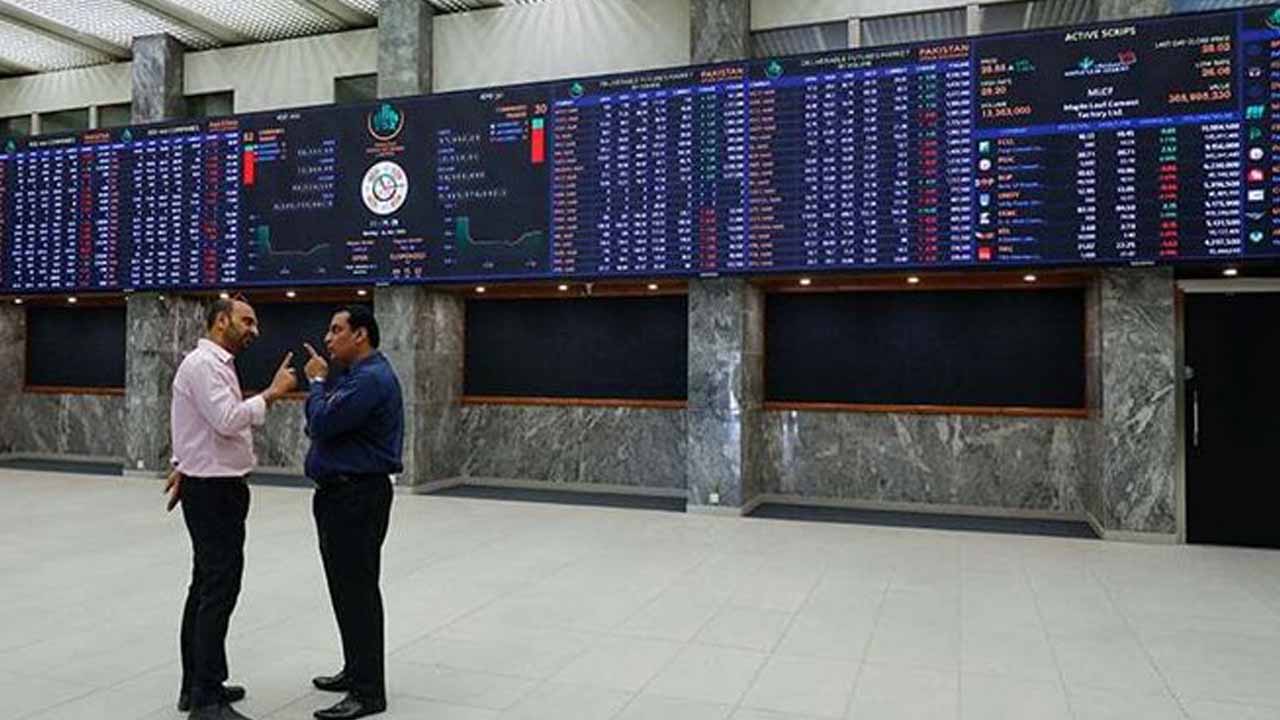 Pakistan stock market earns highest aggregate profit in 10 years: Fawad