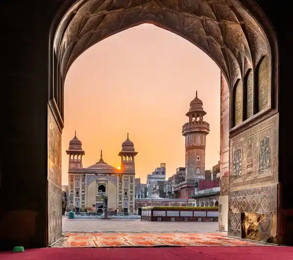 Masjid, Lahore, Top 10 Must Visit Places in Pakistan