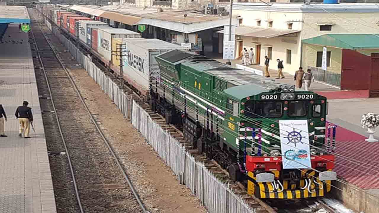 Pakistan Railways Launches Freight Train Service to Link Karachi Port with rest of Pakistan