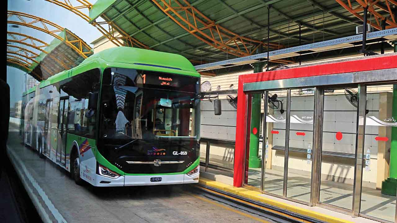 President Alvi Takes a Ride on Karachi’s Green Line Bus