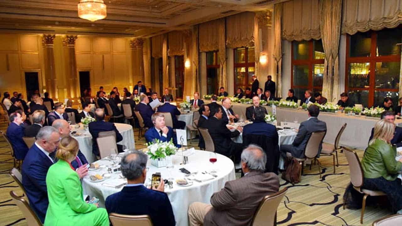 PM invites Russian businessmen to invest in diverse sectors of Pakistan