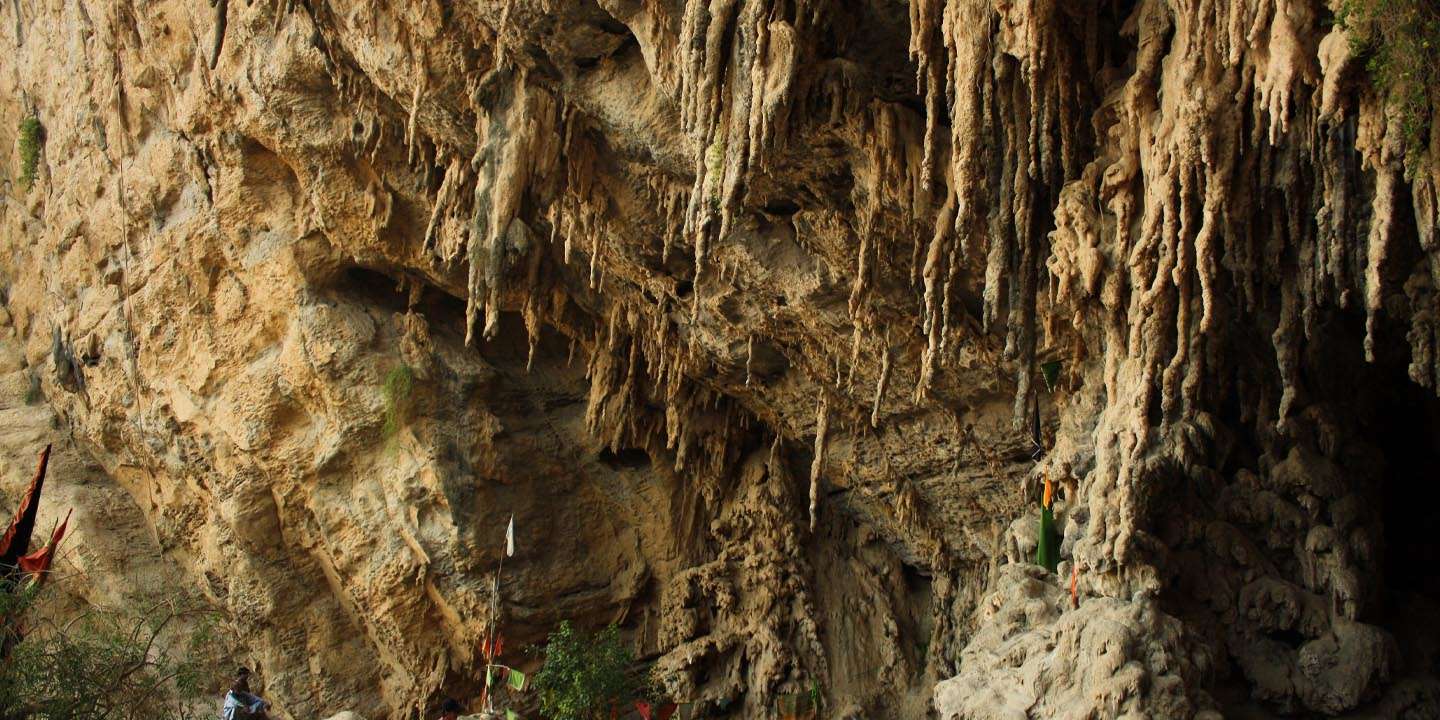 Top 10 Places to Visit in Balochistan, Lahoot Lamakan Cave