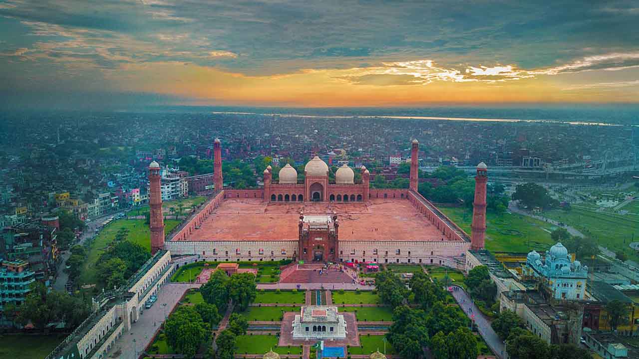 UAE's Dhabi Group to invest Rs60 billion in Pakistani city of Lahore