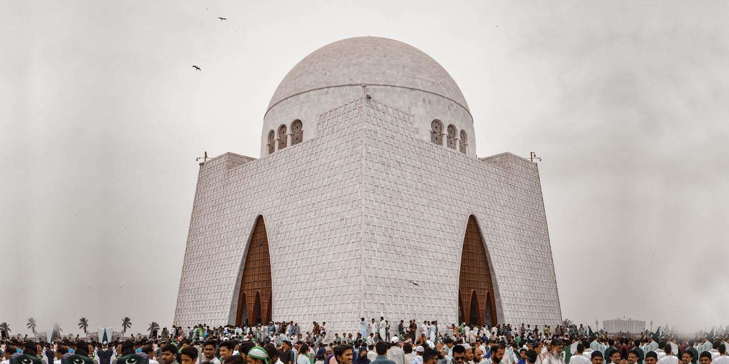 Mazar e Quaid One of the Top 10 Places to visit in Karachi