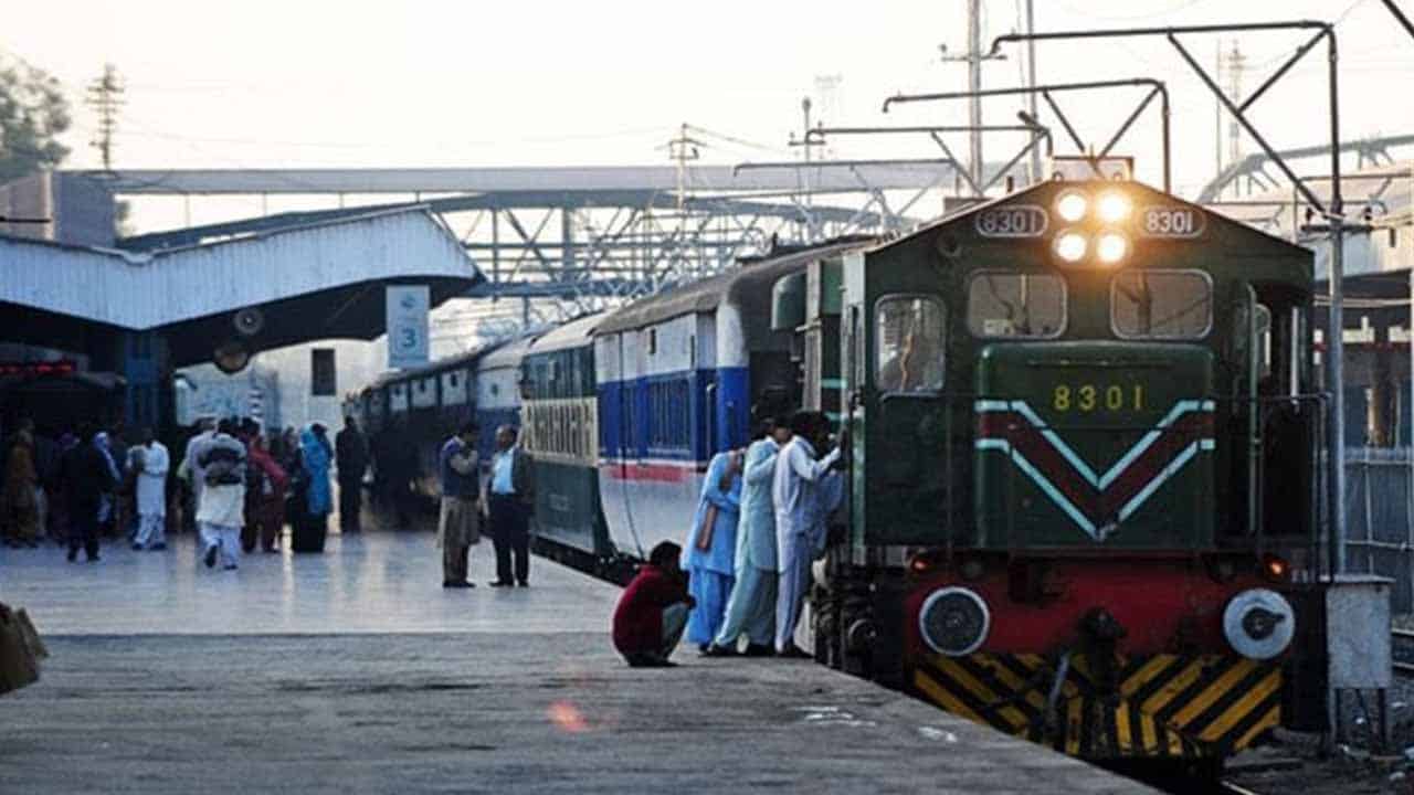 Pakistan railways ready to revamp centuries-old ‘coolie system'