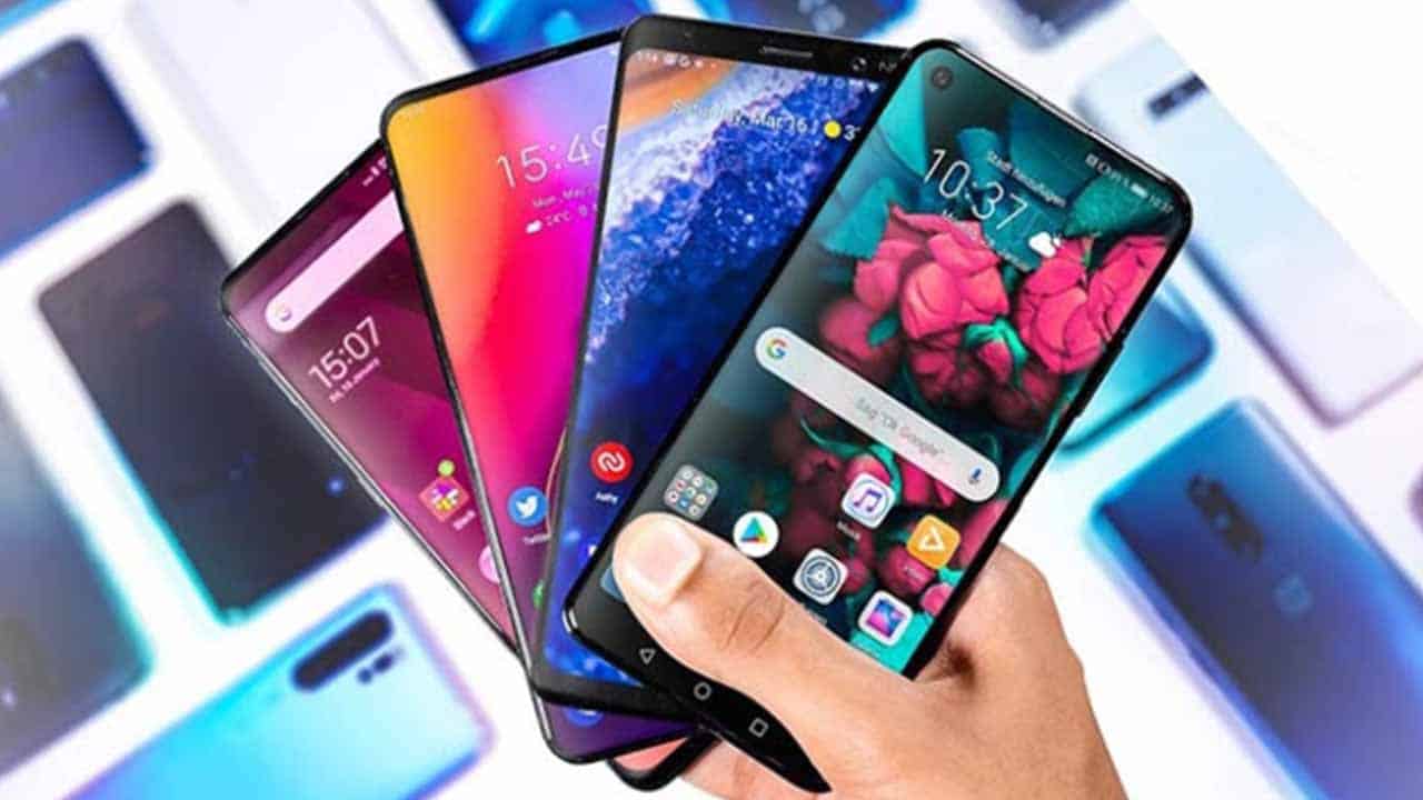 Pakistan Govt to provide smartphones to all with data package on installments soon