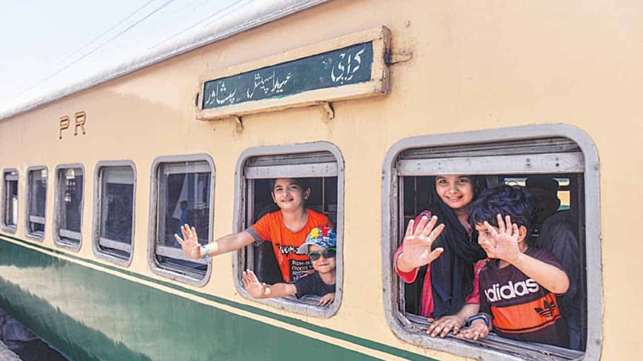 With over 1,000 passengers, first special Eid train leaves Karachi