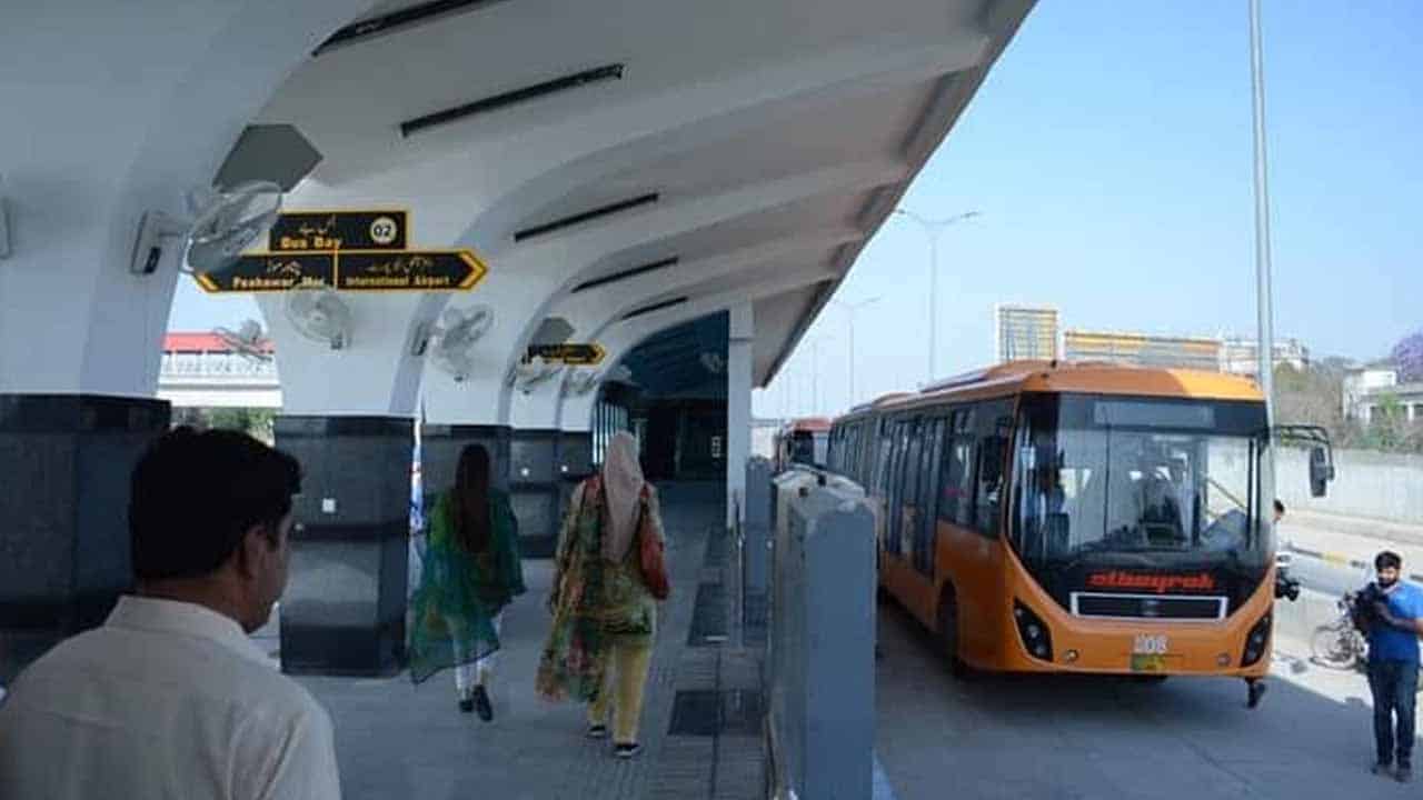 Trial run of Metro Bus Service from Peshawar Mor to Islamabad Airport begins