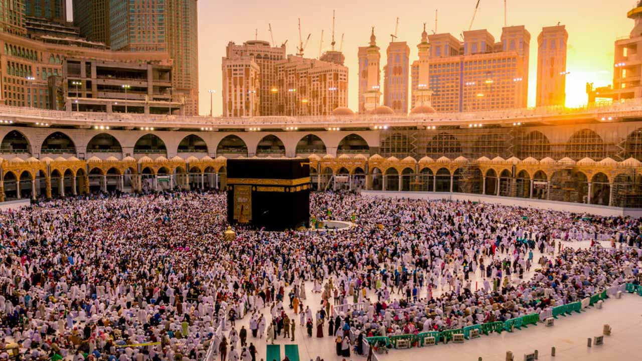 Govt offers intending pilgrims incentives over submitting fees in US dollars