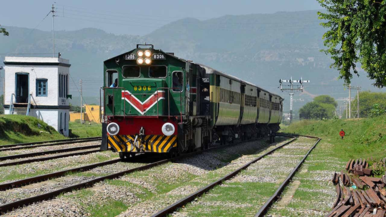 Pakistan Railways seeks profits through land leases, partnerships