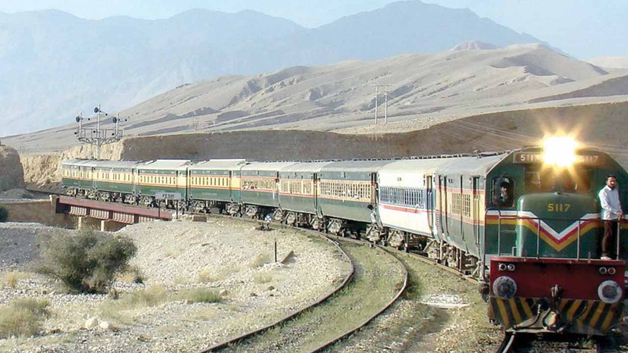 Pakistan Railways Fares Slashed by 30% on Eid