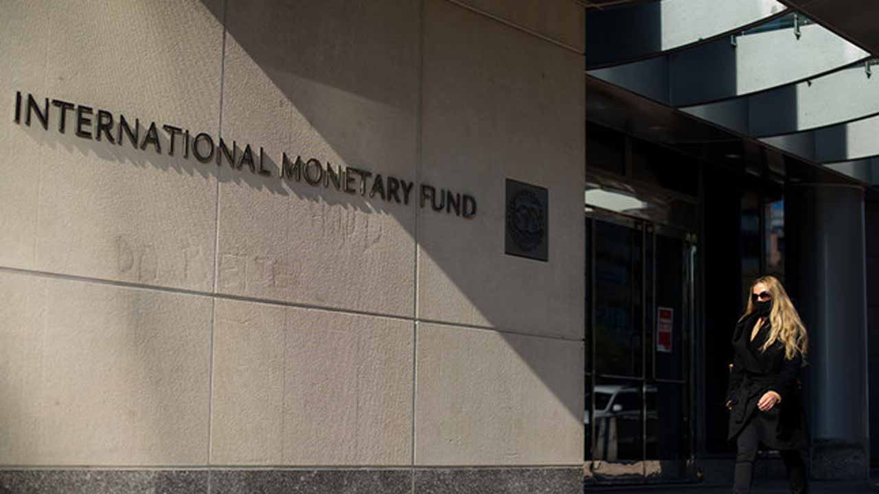 A Day After Pakistan Removed The Exchange Rate Cap, IMF Announces Long-Awaited Visit