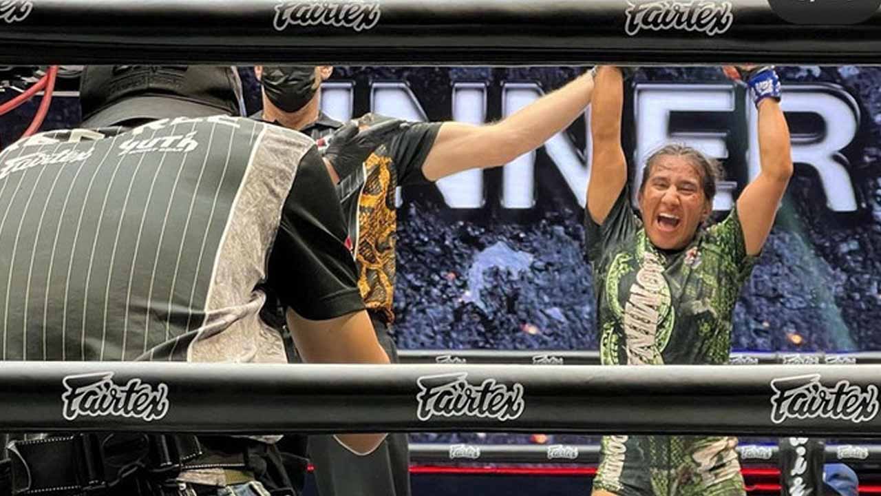 Pakistani MMA Fighter Anita Karim Beats Aussie Opponent