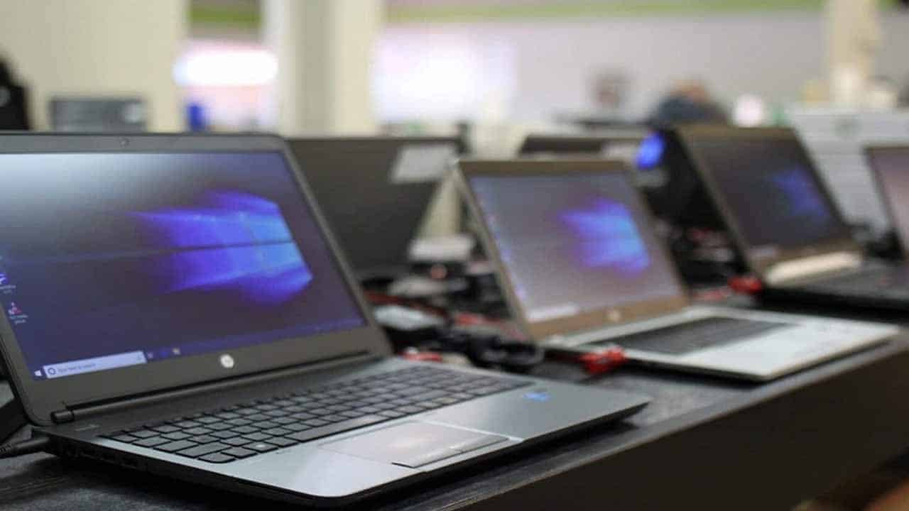 Govt to re-launch laptop scheme for University students