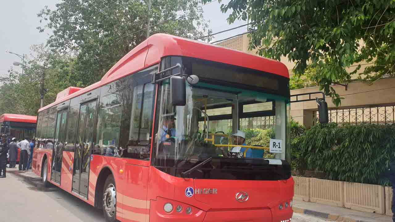 Peoples Bus Service: 100 More Buses Reach Karachi From China