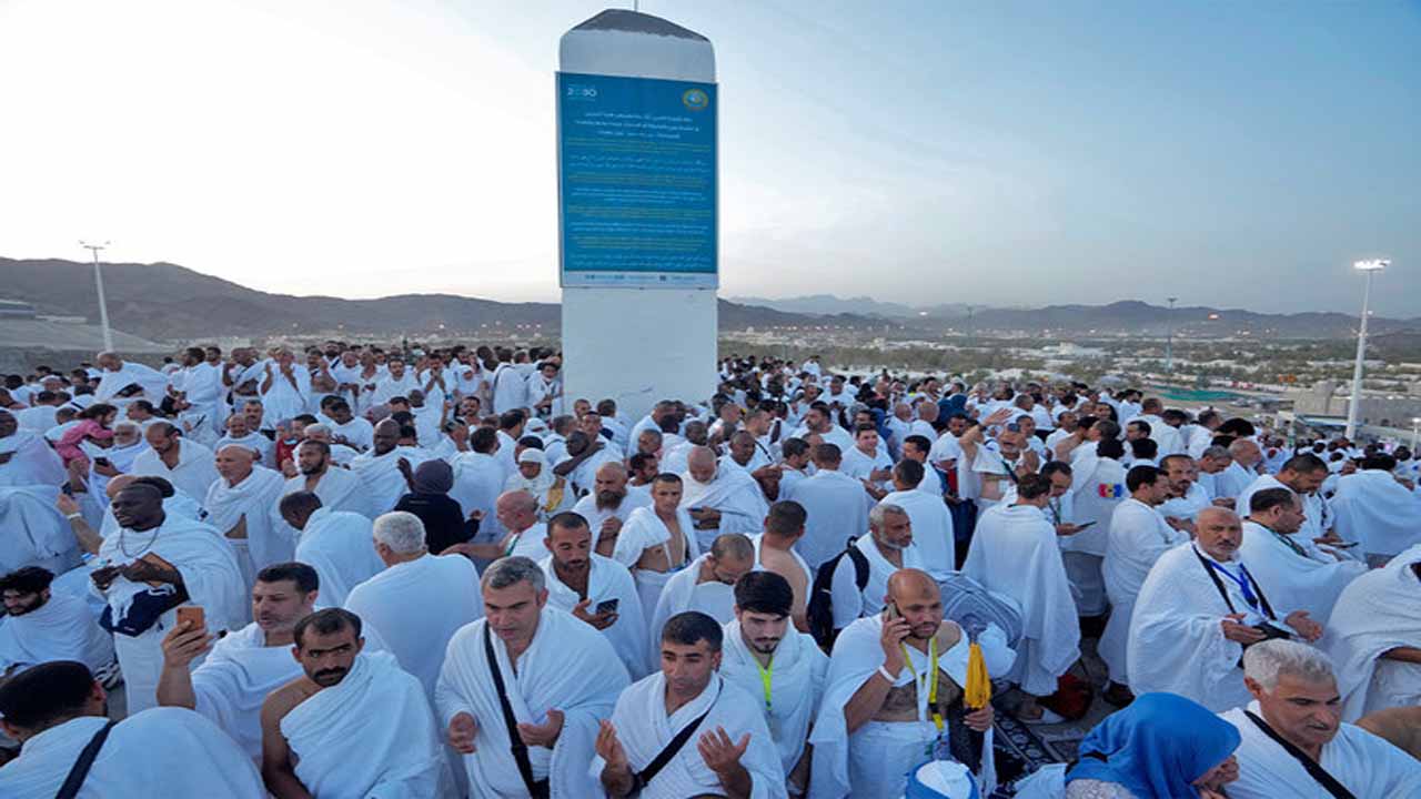 Over One Million Muslims Move To Mina To Perform Hajj Rituals