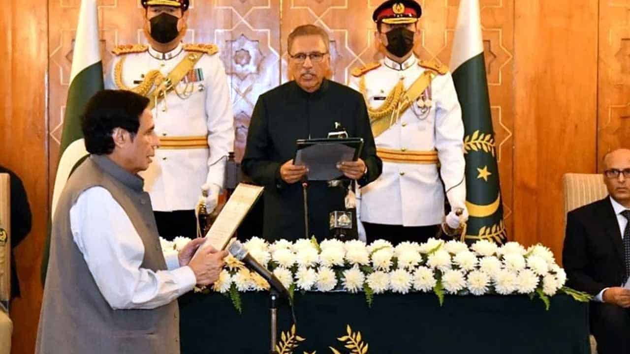 Parvez Elahi takes oath as Punjab Chief Minister