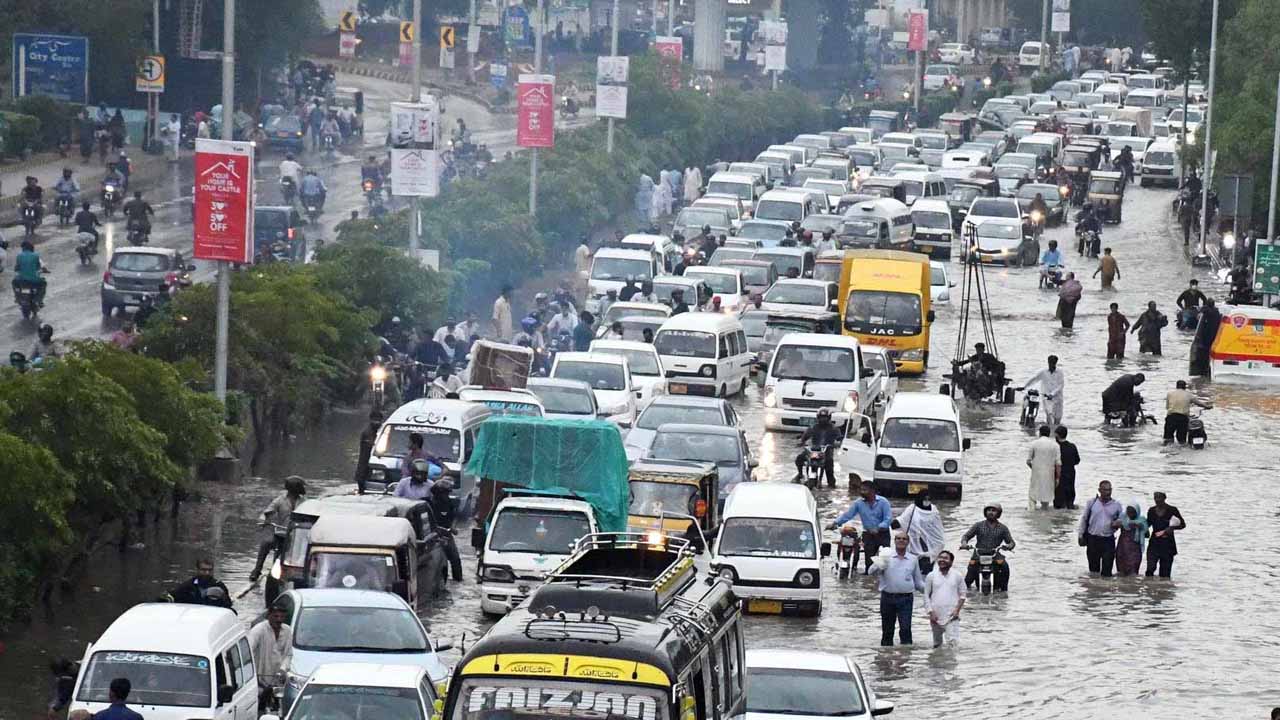 Heavy rainfall spell in Karachi, ruins Eid-ul-Azha