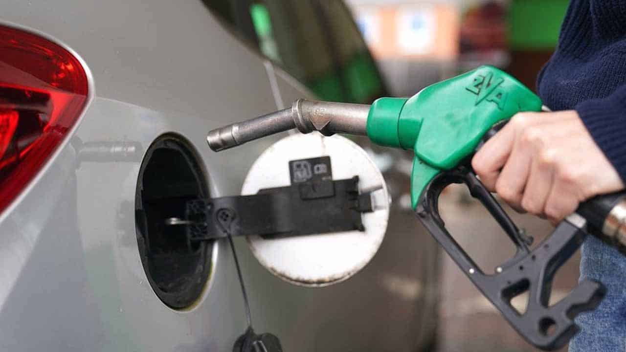 Govt Decreases Price of Petrol by Rs. 3 Per Liter, Diesel Up By Rs. 8.95