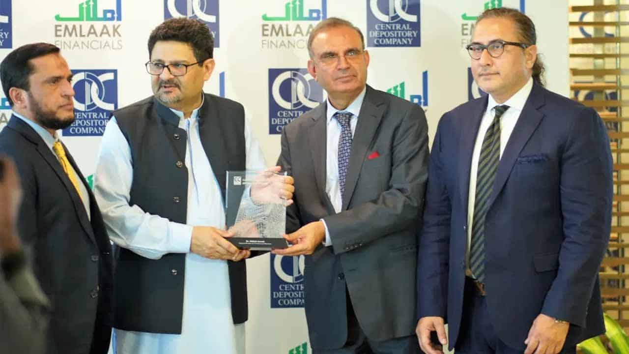 Finance Minister launches Pakistan’s first digital Mutual Fund aggregator “EMLAAK Financials”