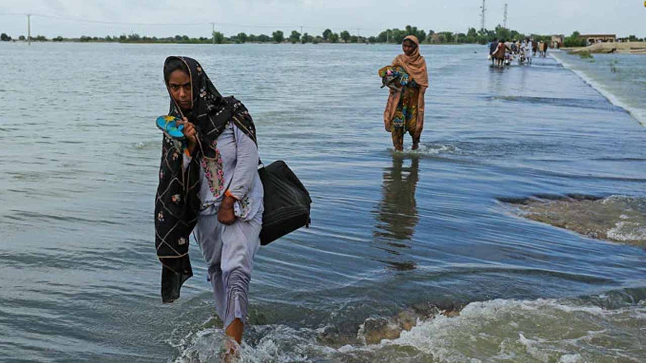 More than 0.5m pregnant women in Pakistan desperately need care in flood-hit areas
