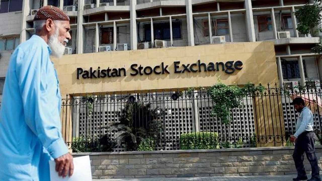 PSX rises over 550 points in early trade on expected UAE investment, IMF tranche