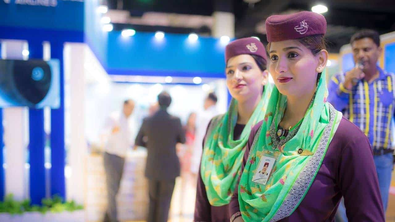 Flight Attendants Must be Properly Dressed: Pakistan International Airlines