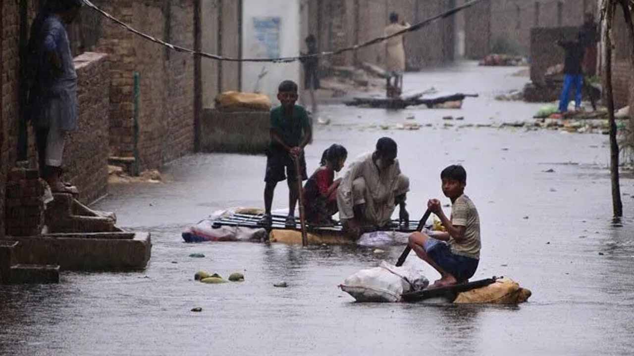 Sindh may see over 2 million school dropouts due to floods