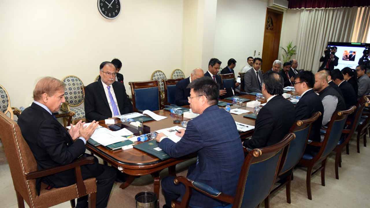 Govt completing CPEC related projects on priority basis: PM