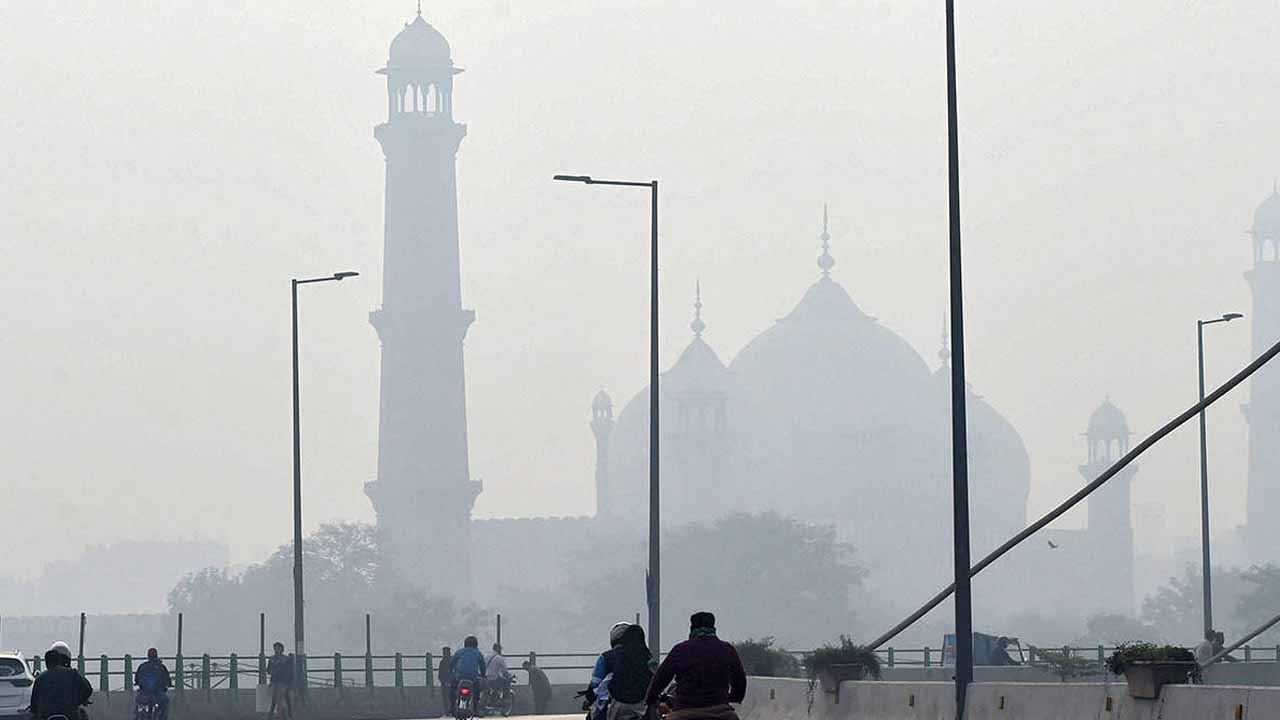 Lahore, Karachi Rank among World’s Top 5 Most Polluted Cities
