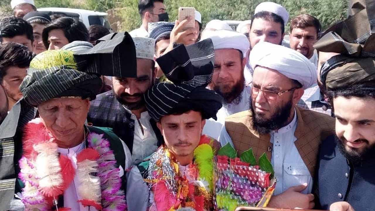 Tufail Shinwari Returns Home After Showing Excellent Performance in Street Child Football World Cup