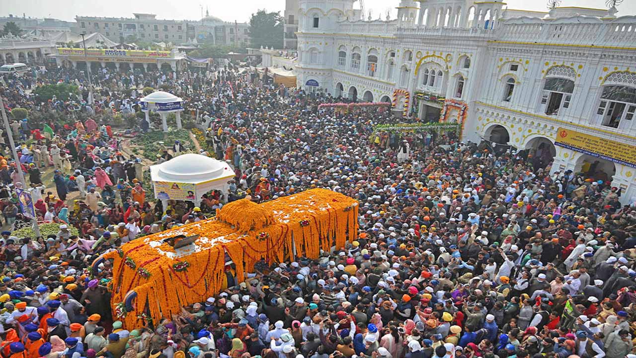 The main ceremony of Baba Guru Nanak’s birth anniversary being held today